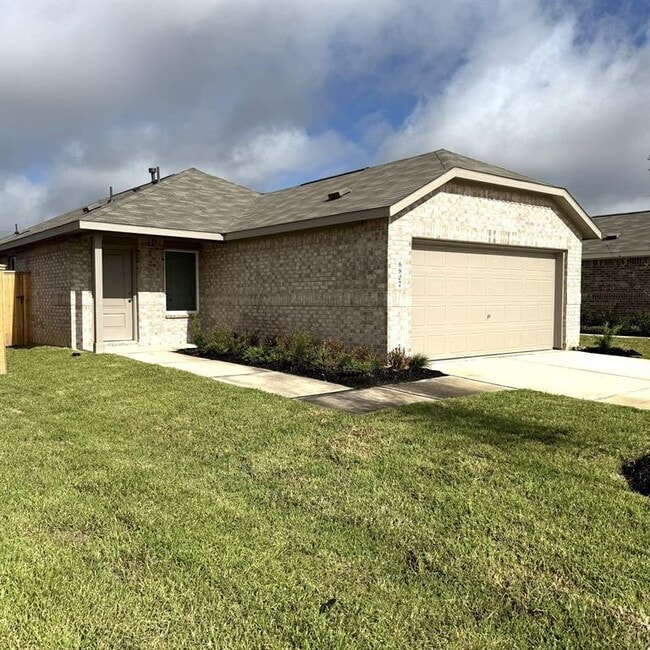 Primary Photo - 6807 Lantana Leaf Ln