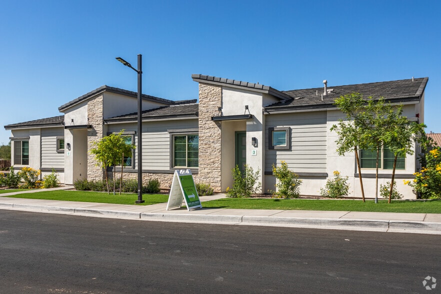 Exterior - Village Greens of Queen Creek