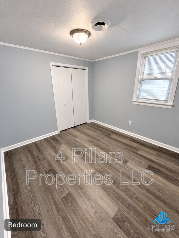 Building Photo - 4030 Alexander Ave
