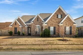 Building Photo - Completely Renovated 4bd/2ba in Olive Branch