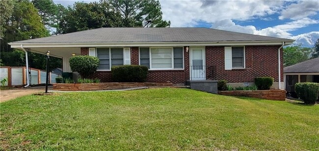 Building Photo - 2704 Gresham Rd S E