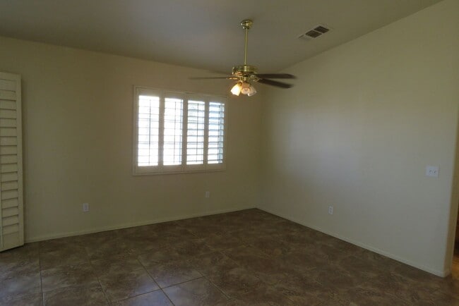 Building Photo - Beautiful 3/2 home in Friendly Hills!