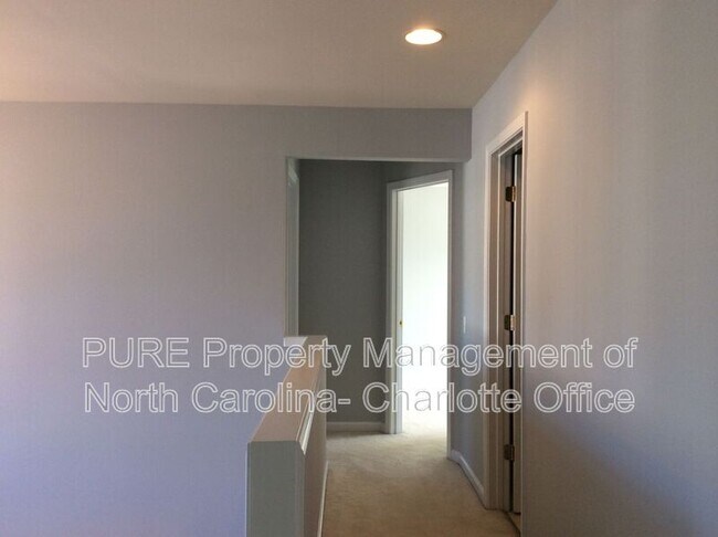 Building Photo - 7713 Noland Woods Dr