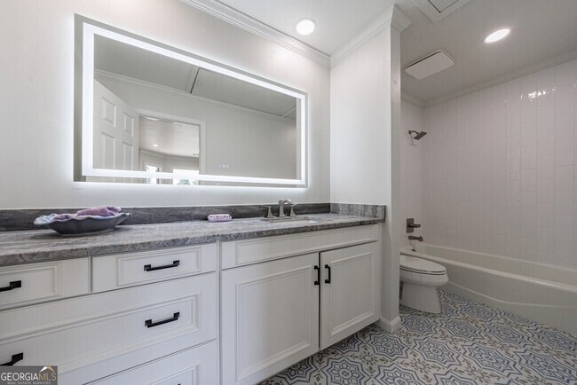 Building Photo - 459 Atlanta Country Club Dr