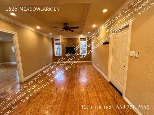 Building Photo - 1625 Meadowlark Ln