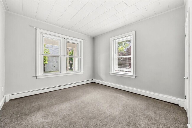Building Photo - Student Rental next to WCU Campus | 3 Bed Single Family Home w/ Covered Front Porch, Yard & Basem...