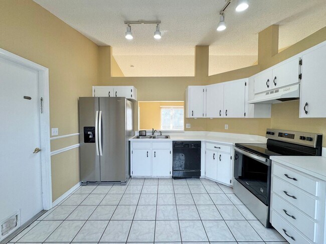 Building Photo - 3511 Majesty Loop