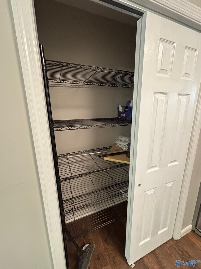 Building Photo - 2803 Hester Ln NW