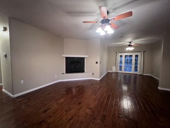 Building Photo - 457 Morales Ct