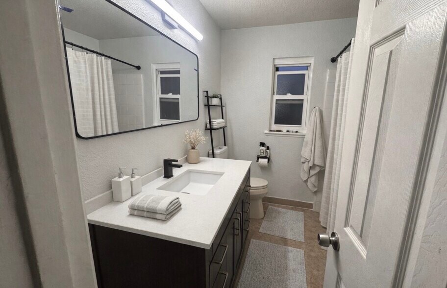 Building Photo - 45436 12th St W