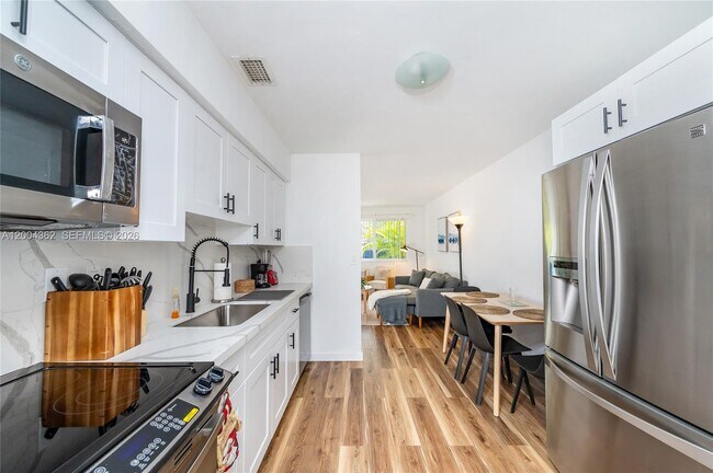 Building Photo - 3100 Naomi St