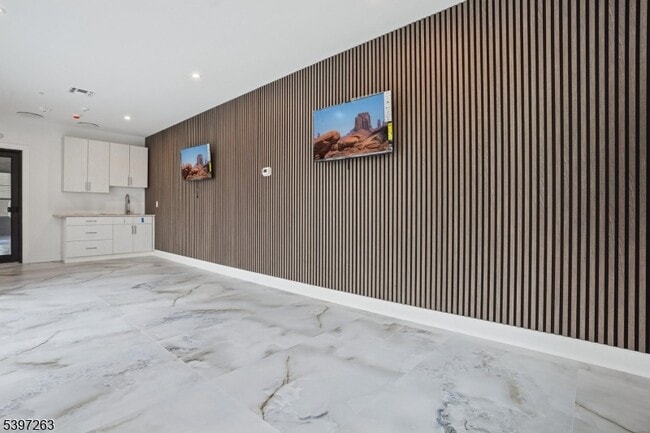 Building Photo - 106 Montgomery St