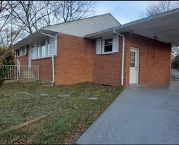 Building Photo - 3204 Beechcraft Dr