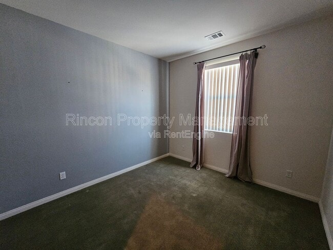 Building Photo - 2464- Blossom Ridge Ct