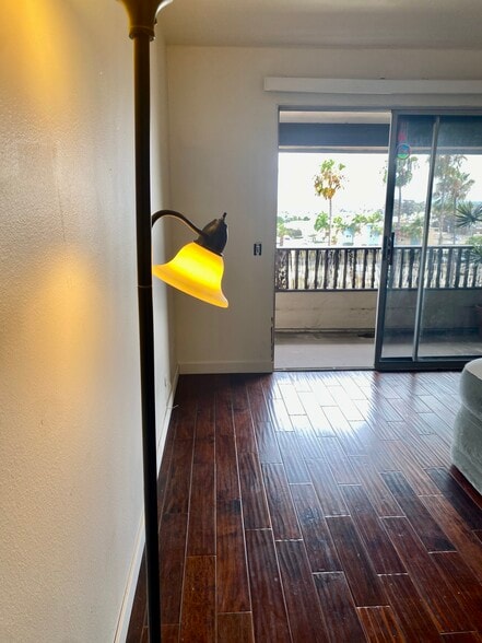 Master bedroom - 2540 Clairemont Dr