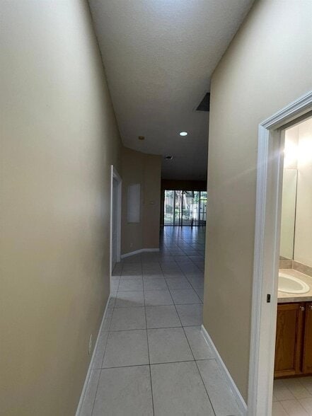 Building Photo - 114 Canterbury Pl