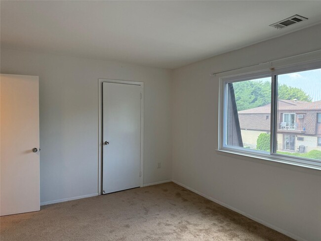 Building Photo - 614 Cherry Hill Dr