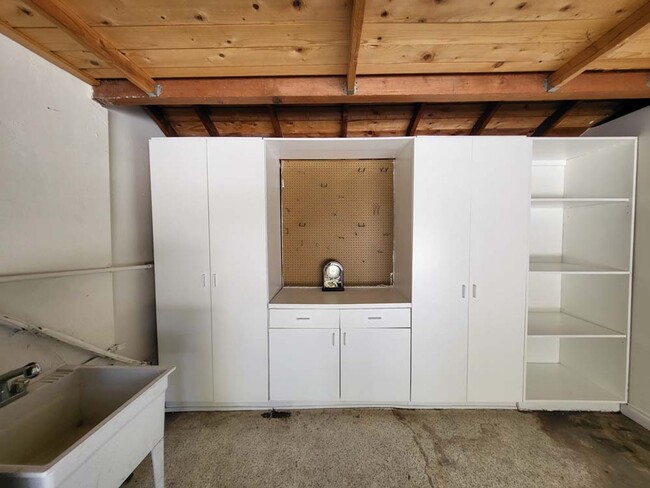 Building Photo - Newly Rehabbed Charming 3 Bed 2 Bath Home ...