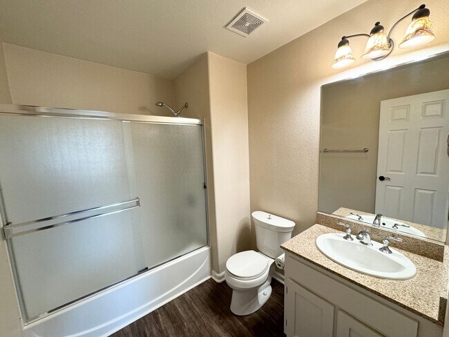 Building Photo - Perfect Shape Downtown Livermore Townhome ...