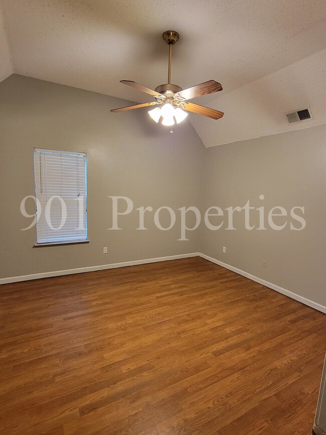 Building Photo - 2812 Maryland Cir W