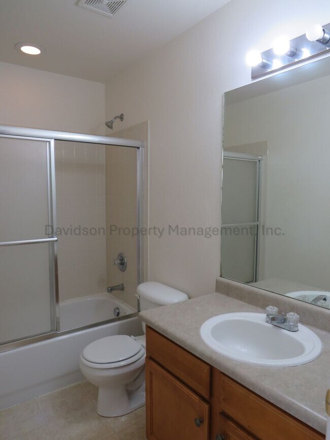 Building Photo - Beautiful 3-Bedroom House in Eastern Colorado Springs