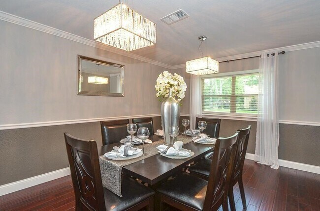 Building Photo - 867 Carlingford Ln