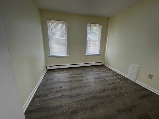 Building Photo - 99 Lounsbury Ave