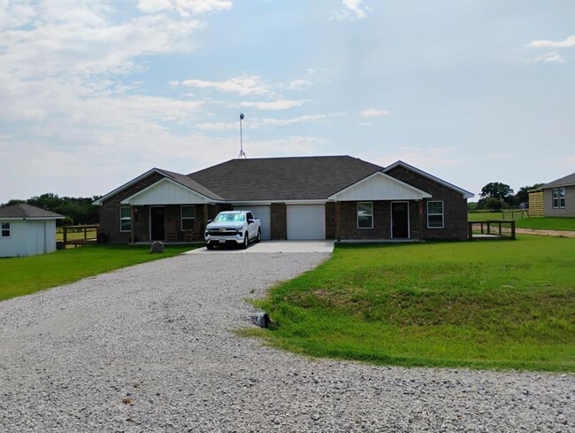 Building Photo - 208 Hoover Ln