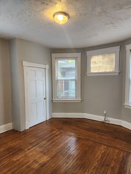Building Photo - 1525 Dixmont Ave