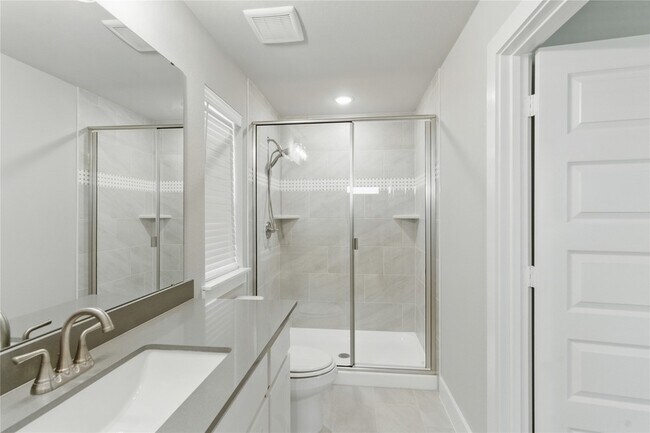 Building Photo - 2617 Tanager St