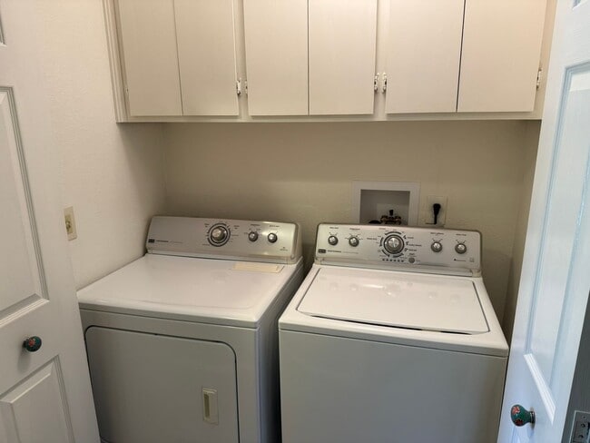 Building Photo - Beautiful 3-Bedroom Condo with Private Out...