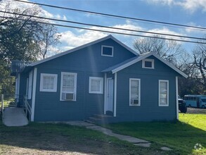 Building Photo - 126 Smith Ln