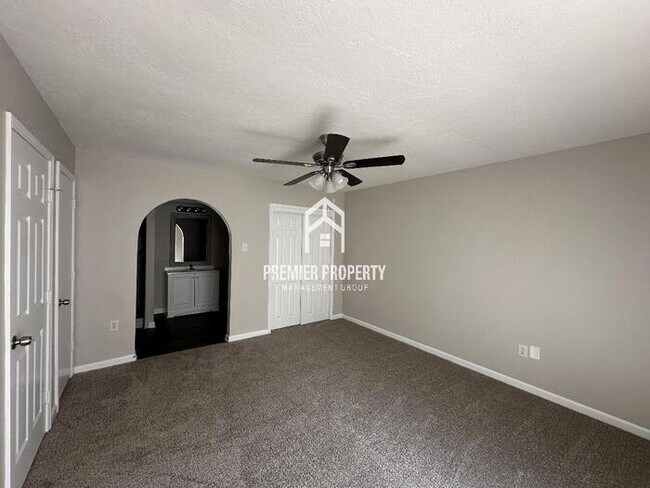 Building Photo - 5416 Fieldcrest Ave
