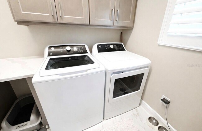 Building Photo - 1055 Waterline Ct