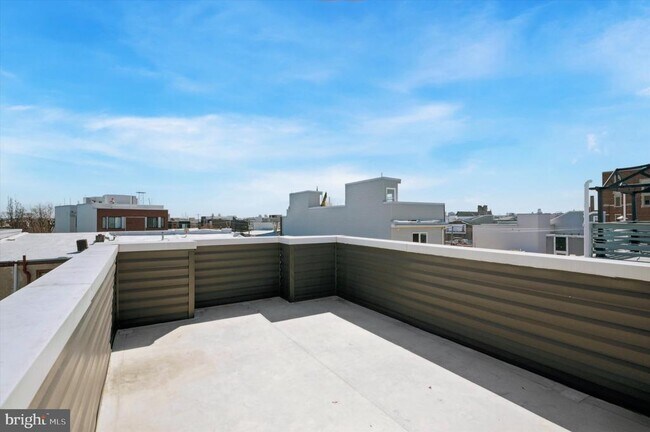 Building Photo - 2542 Arcadia St