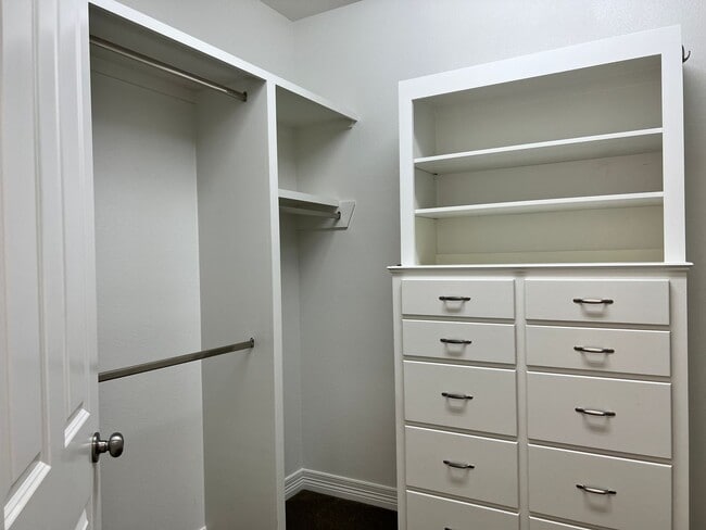 Building Photo - 2976 Elkton Trail