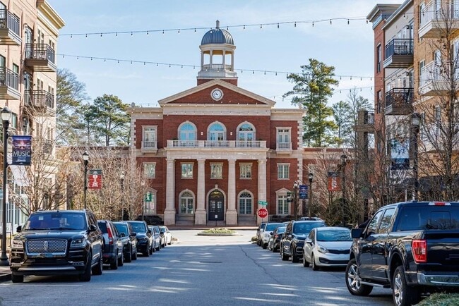 Building Photo - 440 Baroque Dr