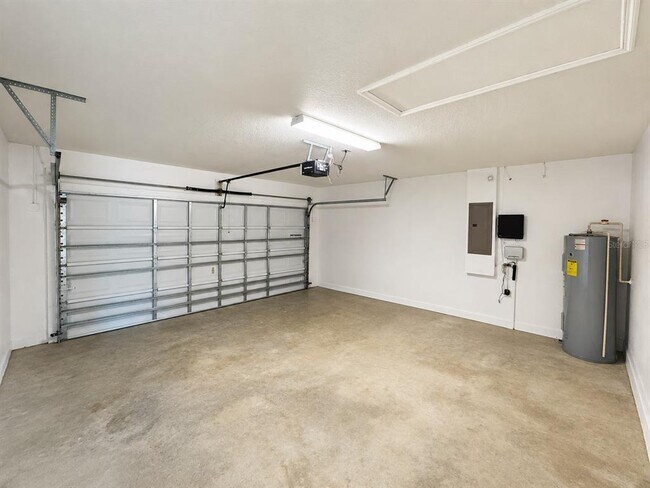 Building Photo - 4876 Summerfield Cir