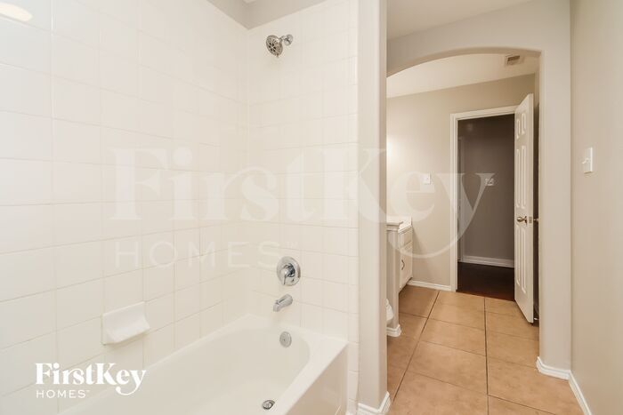 Building Photo - 5018 Creekbridge Ct