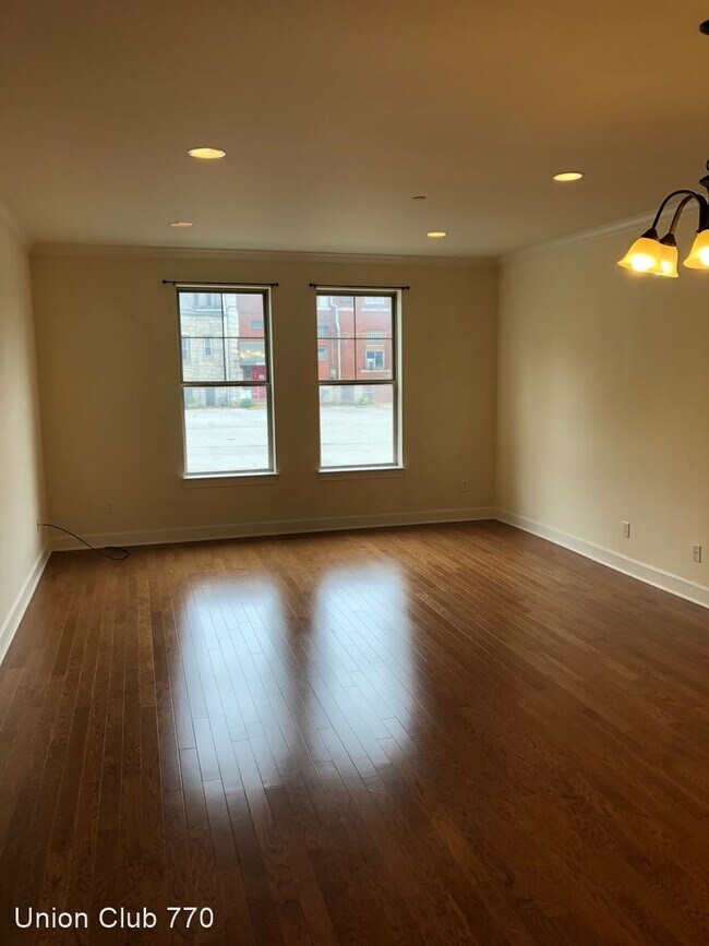 Building Photo - 2340 Lafayette Ave