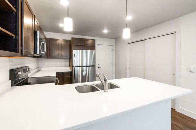Building Photo - Explorer Units-2 Bedroom 1 Bathroom *Rent ...