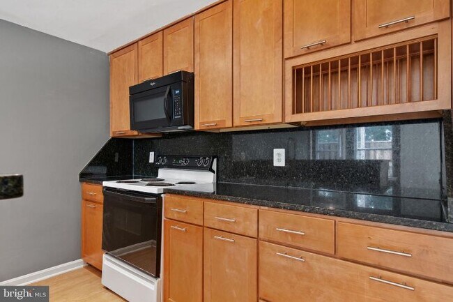 Building Photo - 4463 Pembrook Village Dr