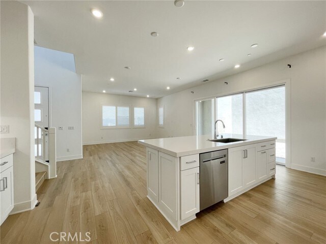 Building Photo - 105 Sawbuck