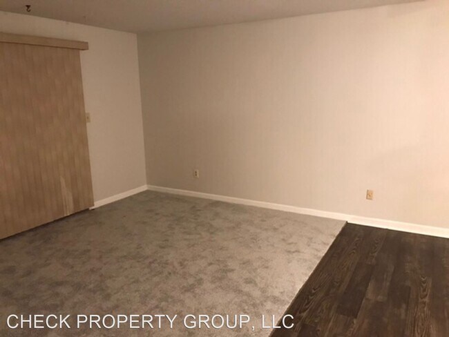 Building Photo - 2 br, 1.5 bath House - 6516 Six Mile Lane #2