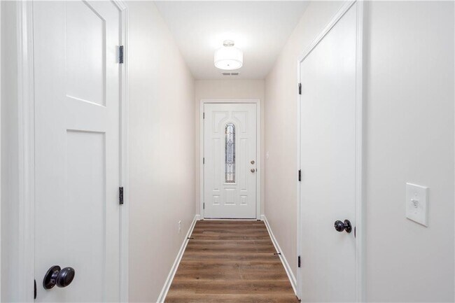 Building Photo - 4100 Chanticleer Dr NW