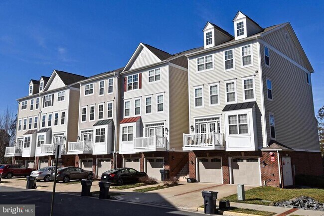 Building Photo - 45740 Winding Branch Terrace