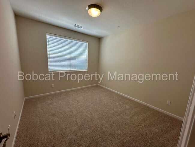 Building Photo - 862 Furlong Dr
