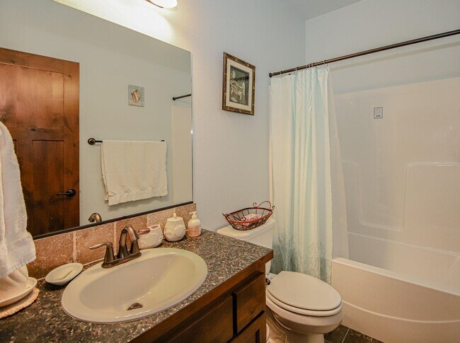 Building Photo - Beautiful home on acreage!