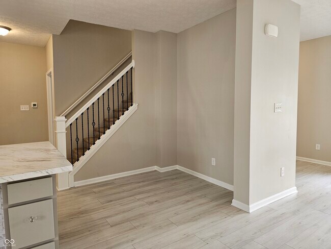 Building Photo - 7252 Lockford Walk N