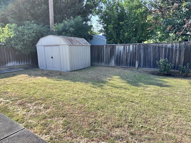Primary Photo - 3515 Shafer Dr